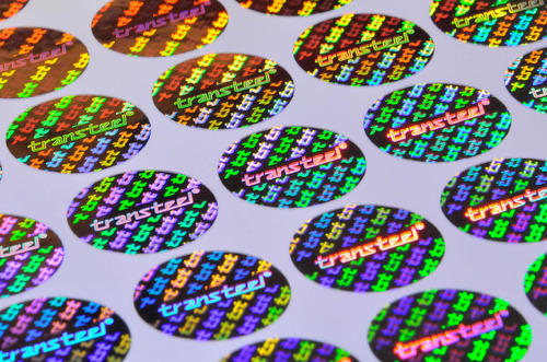 3d hologram stickers 500x500 1 - چاپ هولوگرام